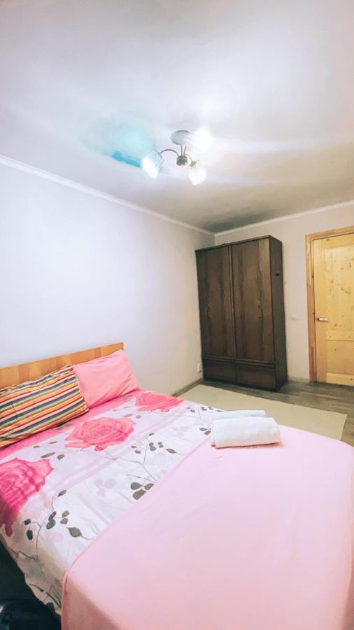 2 Комн Квартира На Новой Площади Apartment Almaty Bagian luar foto